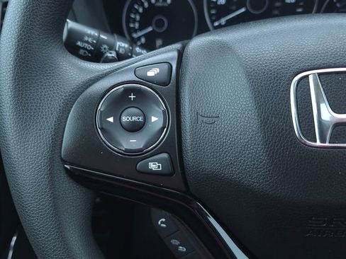 Used 2018 Honda HR-V EX image 27