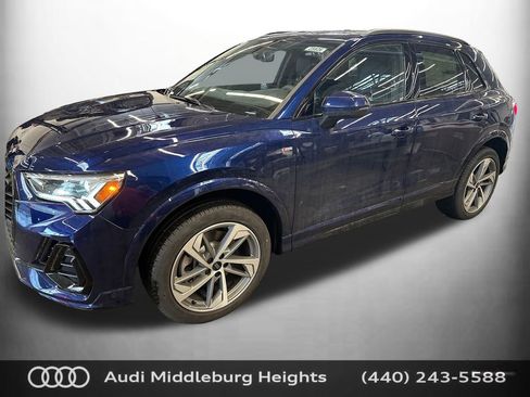 Used 2025 Audi Q3 2.0T Premium w/ Convenience Plus Package AWD/4WD image 2