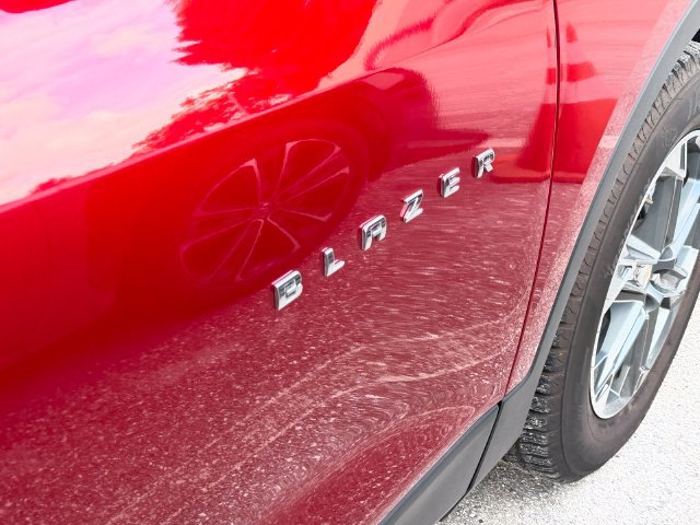 Used 2025 Chevrolet Blazer LT FWD image 11