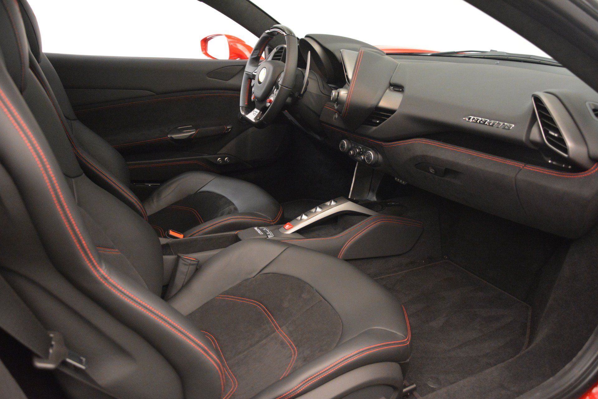 Certified 2018 Ferrari 488 GTB RWD image 17