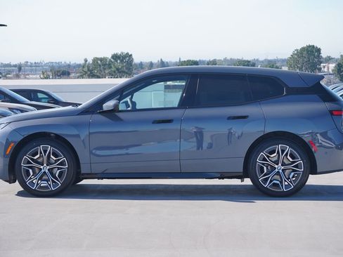 New 2026 BMW iX xDrive45 w/ Premium Package image 4