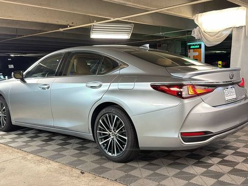 Certified 2025 Lexus ES 300h w/ Premium Package FWD image 7