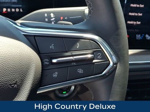 Used 2025 Chevrolet Suburban High Country AWD/4WD image 8
