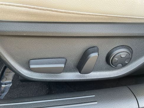 Used 2024 Genesis G70 2.5T image 23