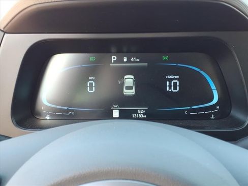 Certified 2025 Hyundai Elantra Sport image 16