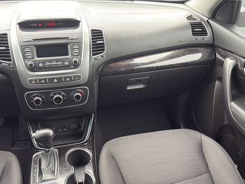 Used 2015 Kia Sorento LX AWD/4WD image 12
