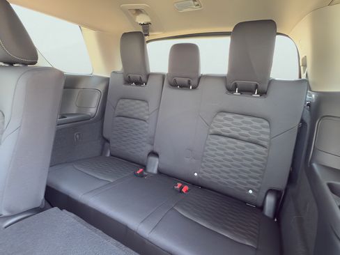 Certified 2025 Nissan Pathfinder SV FWD image 16