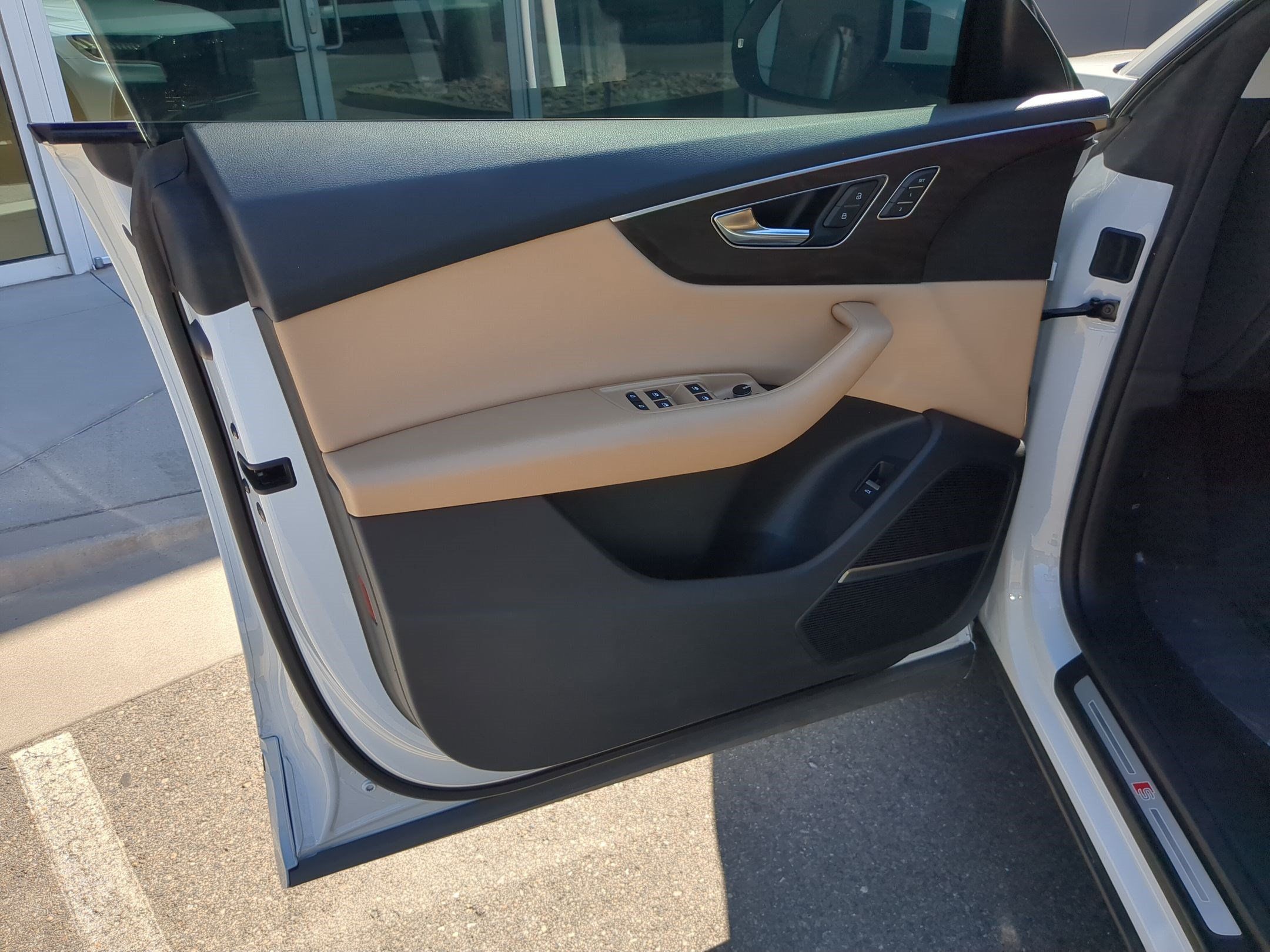 Used 2021 Audi Q8 Prestige AWD/4WD image 13