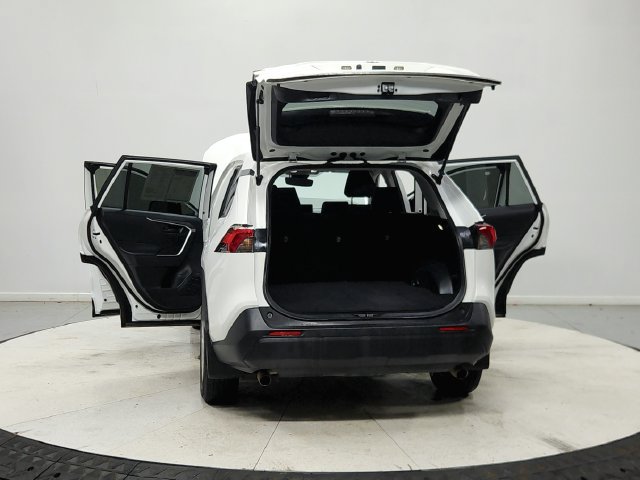 Used 2023 Toyota RAV4 LE AWD/4WD image 15