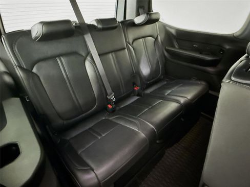 Used 2024 Jeep Wagoneer Series III w/ Premium Group I AWD/4WD image 28
