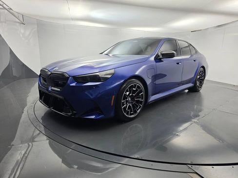 Used 2025 BMW M5 w/ Carbon Package AWD/4WD image 8
