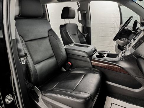 Used 2016 GMC Yukon XL SLT w/ Open Road Package AWD/4WD image 11