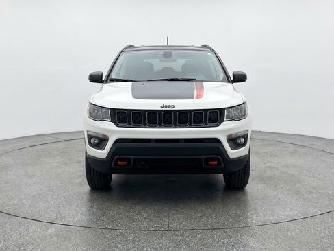 Used 2025 Jeep Compass Trailhawk AWD/4WD image 2
