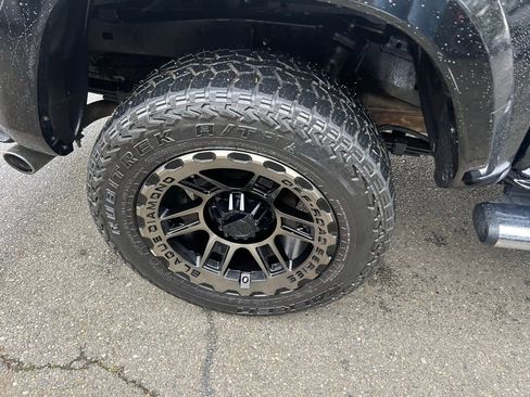 Used 2017 Toyota Tacoma TRD Sport w/ Tow Package image 14