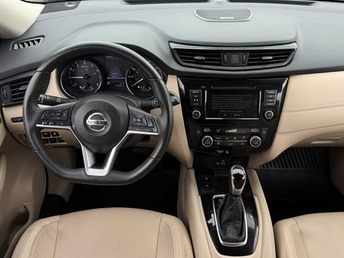 Used 2020 Nissan Rogue SL w/ Premium Package AWD/4WD image 12