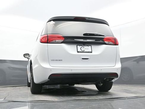 Used 2025 Chrysler Voyager LX FWD image 56