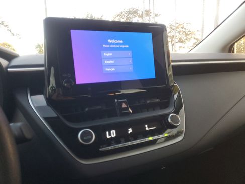 Certified 2025 Toyota Corolla LE image 25