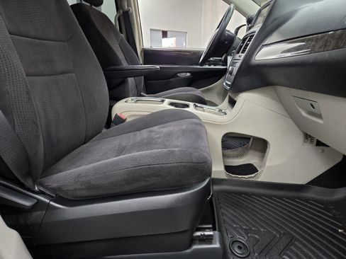 Used 2011 Dodge Grand Caravan Crew image 14