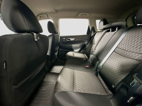 Used 2017 Nissan Rogue SV AWD/4WD image 24