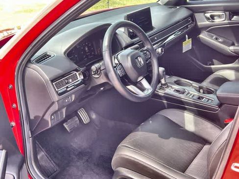 Used 2025 Honda Civic Sport Touring image 3
