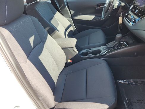 Certified 2025 Toyota Corolla LE image 27