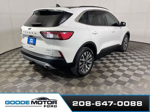 Certified 2022 Ford Escape Titanium w/ Class II Trailer Tow Package image 7