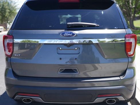 Used 2018 Ford Explorer XLT FWD image 11