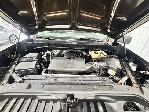 Used 2019 Chevrolet Silverado 1500 Custom w/ Custom Value Package AWD/4WD image 15