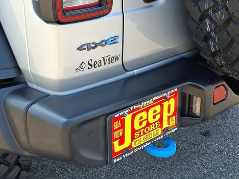 Certified 2023 Jeep Wrangler Unlimited w/ Cold Weather Group image 30