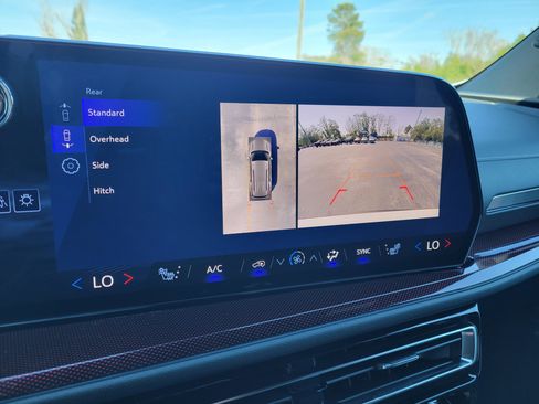 New 2026 Chevrolet Traverse Z71 w/ Enhanced Driving Package AWD/4WD image 21