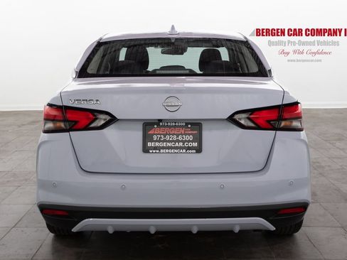 Used 2025 Nissan Versa SV FWD image 10