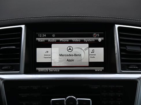 Used 2016 Mercedes-Benz GL 320 BlueTEC 4MATIC w/ Premium I Package image 28