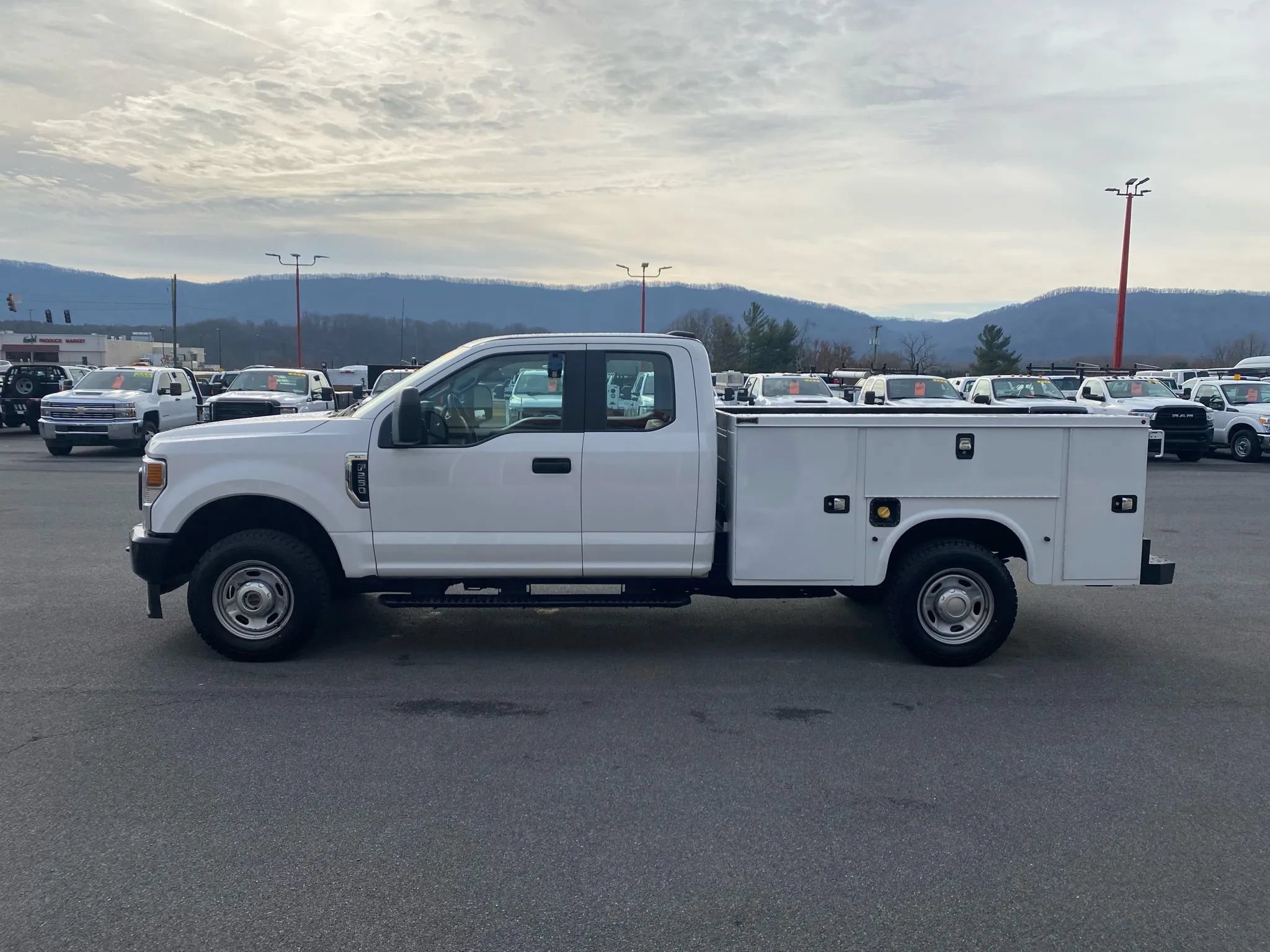 Used 2020 Ford F250 4x4 SuperCab Super Duty image 5