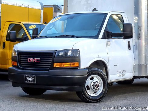 Used 2021 GMC Savana 3500 Extended w/ Power Convenience Package image 3