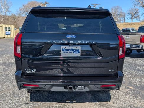 Used 2026 Ford Expedition Max Active RWD image 8