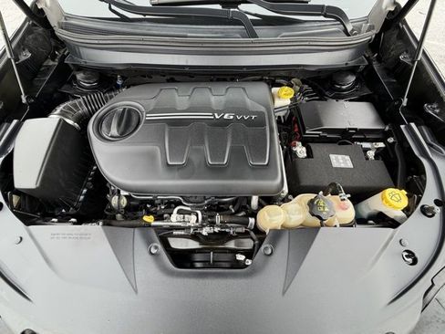 Used 2019 Jeep Cherokee Limited image 18