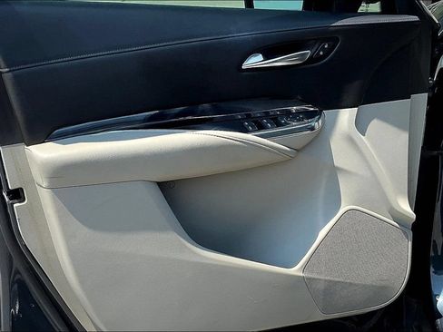 Used 2019 Cadillac XT4 Luxury w/ Cold Weather Package FWD image 18