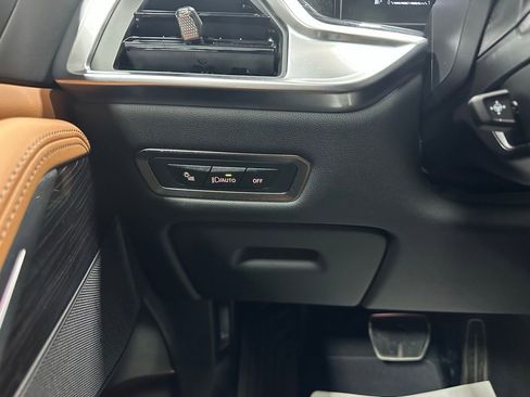 Used 2026 BMW X7 xDrive40i w/ M Sport Package image 16