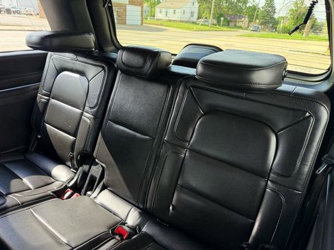 Used 2018 Lincoln Navigator Select w/ Cargo Package AWD/4WD image 17