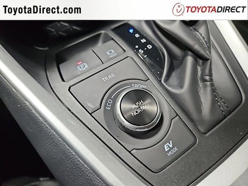 New 2025 Toyota RAV4 XLE image 15