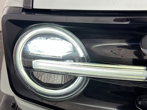 Used 2021 Ford Bronco Outer Banks image 9