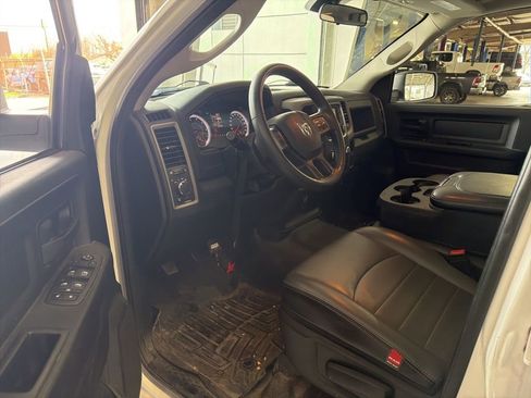 Used 2021 RAM 1500 Tradesman w/ Chrome Appearance Group image 5