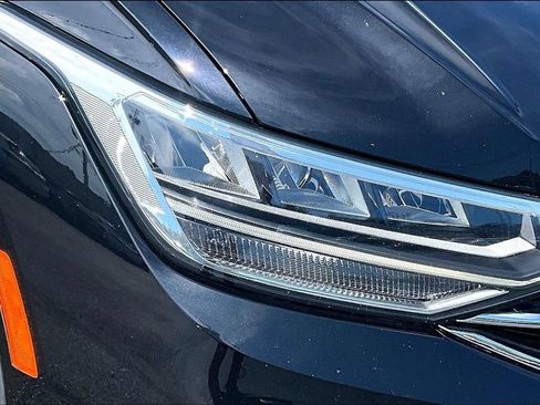 Used 2022 Volkswagen Tiguan SE AWD/4WD image 29