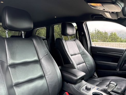 Used 2019 Jeep Grand Cherokee Limited AWD/4WD image 31