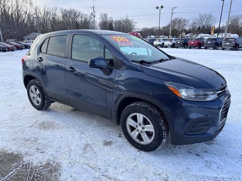 Used 2019 Chevrolet Trax LS w/ Tint and Cruise Package image 4