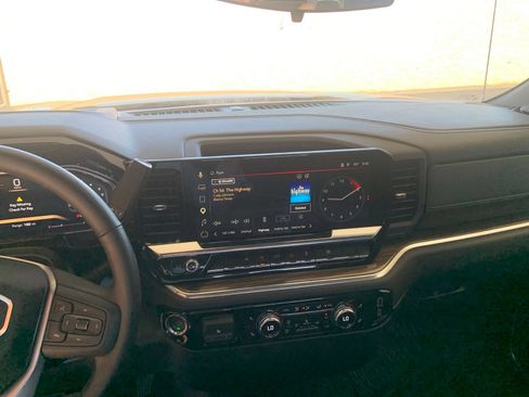Certified 2026 GMC Sierra 1500 Elevation AWD/4WD image 20