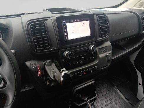 Used 2025 RAM ProMaster 2500 w/ U-Haul Equipment Group FWD image 25