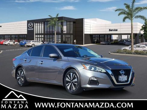 Used 2022 Nissan Altima 2.5 SV w/ SV Premium Package FWD image 1