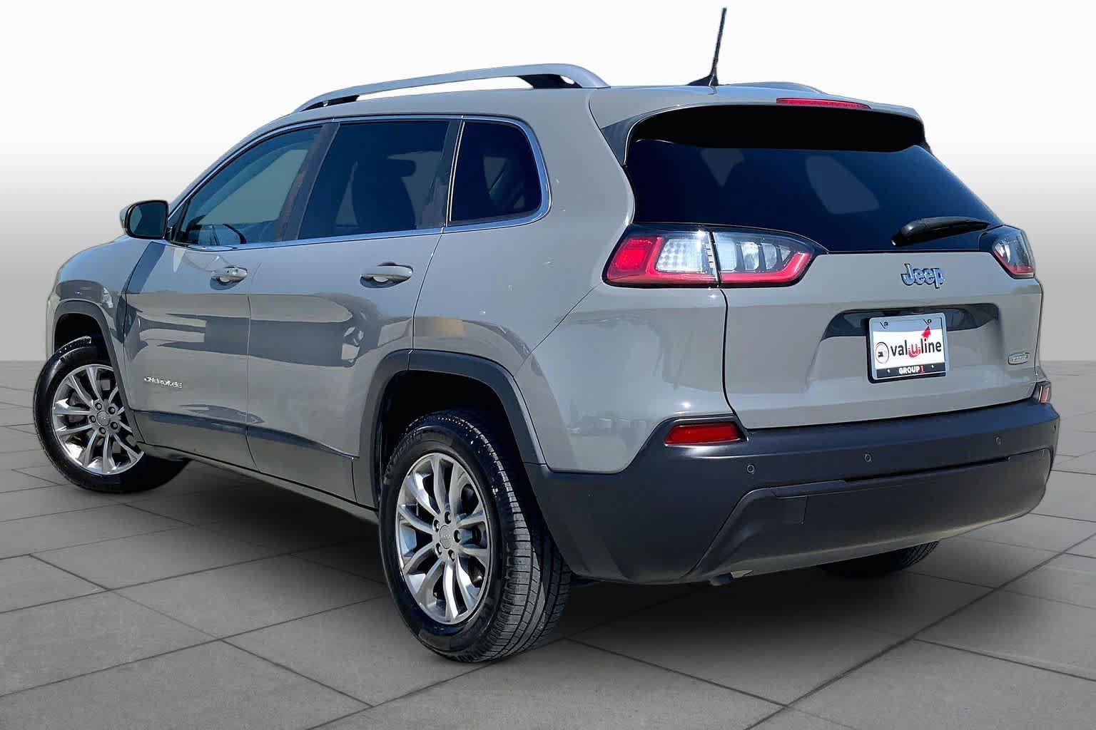Used 2021 Jeep Cherokee Latitude Plus FWD image 12