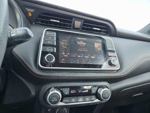 Used 2019 Nissan Kicks SR w/ SR Premium Package FWD image 13